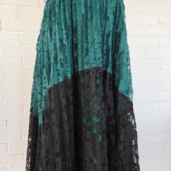 Lane Bryant Lace Colorblock Pleated Midi Dress in Emerald Green and Black Size14 - Picture 8 of 15